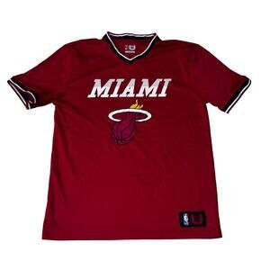 U Ball NBA Miami Heat Boy's XL V-neck Graphic T-shirt